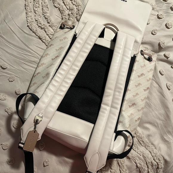 Coach backpack - Picture 2 of 4